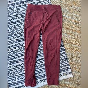 Athleta | Trekkie North Joggers Size 16T